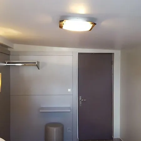 Szálloda Pratic 2*