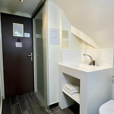 Pratic Hotel 2*