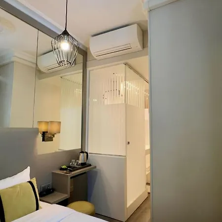 Hotel Pratic Paris