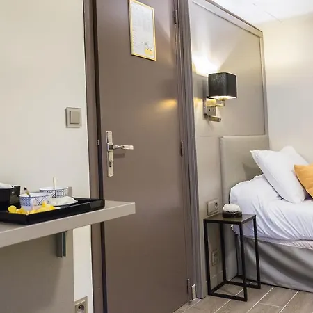Pratic Hotel 2*