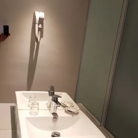 براتيك 2* باريس